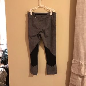 Size 6 never worn lululemon crops